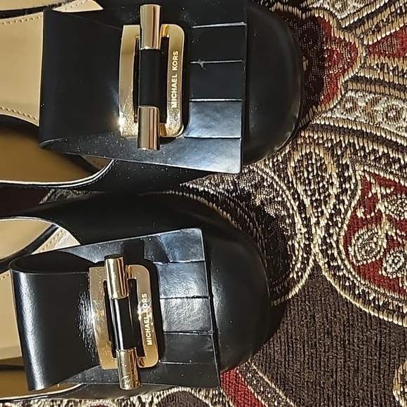 💥💥💥Michael Kors💥💥💥 - Picture 2 of 7